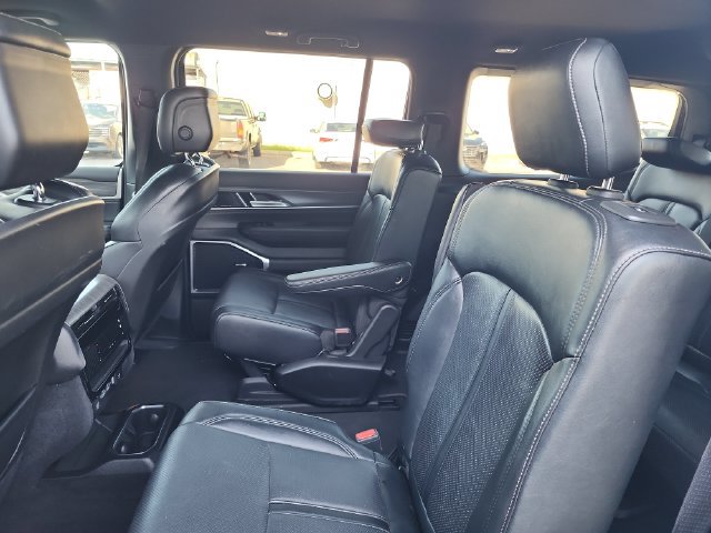Used 2024 Jeep Wagoneer Series III AWD/4WD image 20