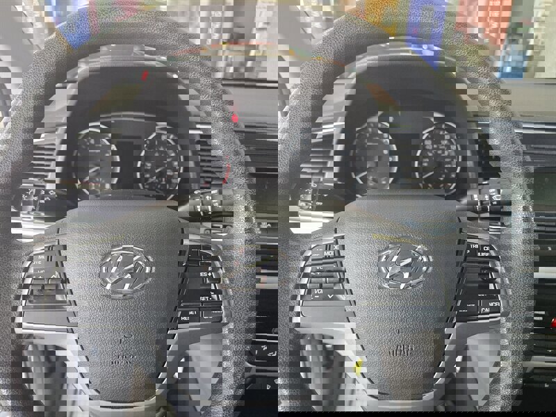 Used 2017 Hyundai Elantra SE image 24