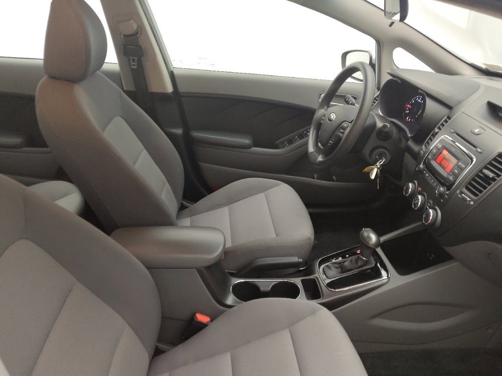 Used 2017 Kia Forte LX image 21