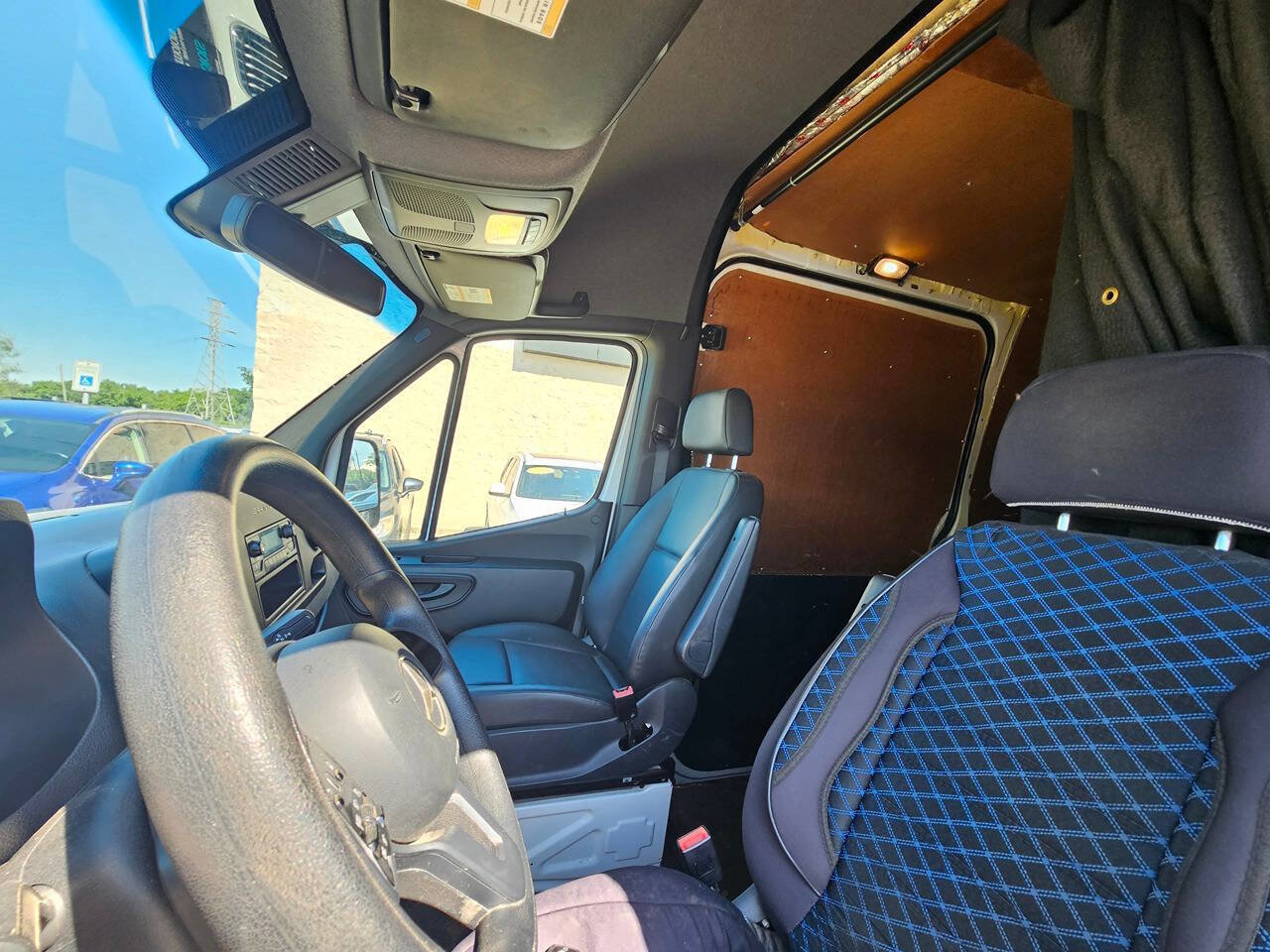 Used 2022 Mercedes-Benz Sprinter 3500 image 11