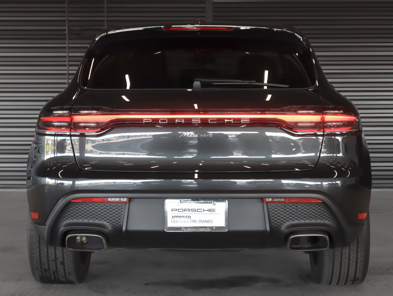 Certified 2025 Porsche Macan image 9