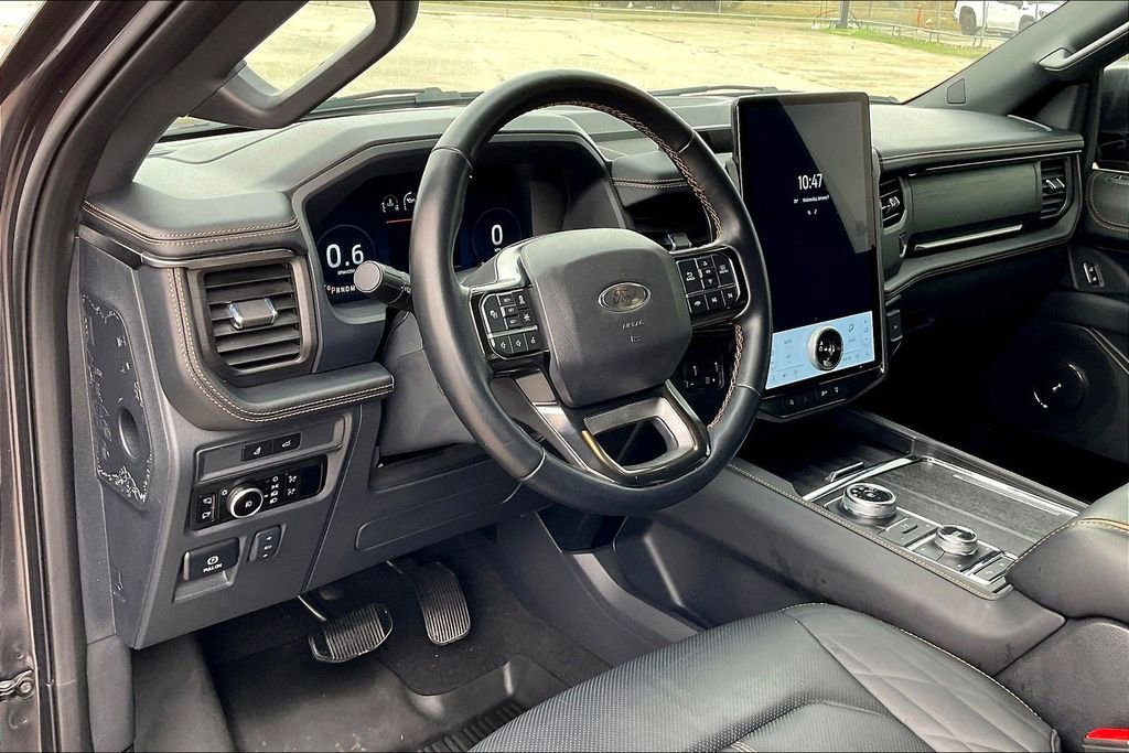 Used 2024 Ford Expedition Platinum AWD/4WD image 14