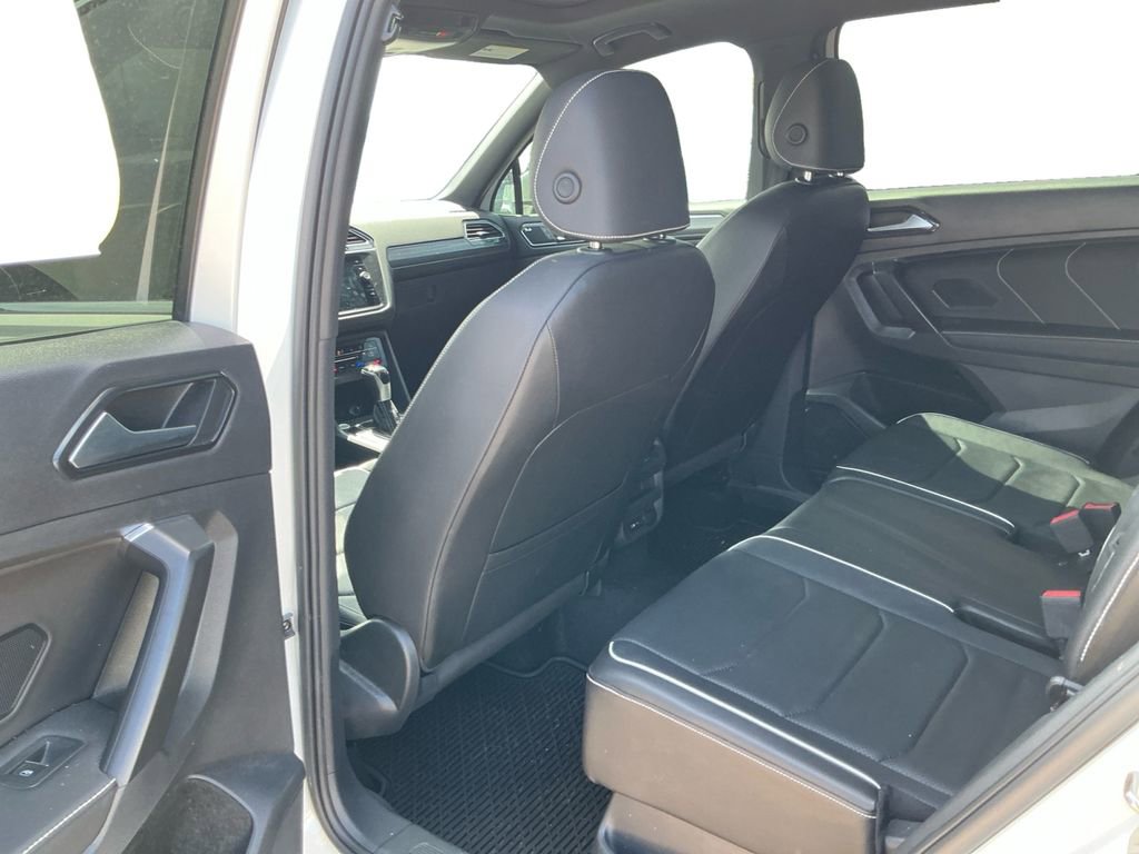 Used 2022 Volkswagen Tiguan SEL R-Line AWD/4WD image 19