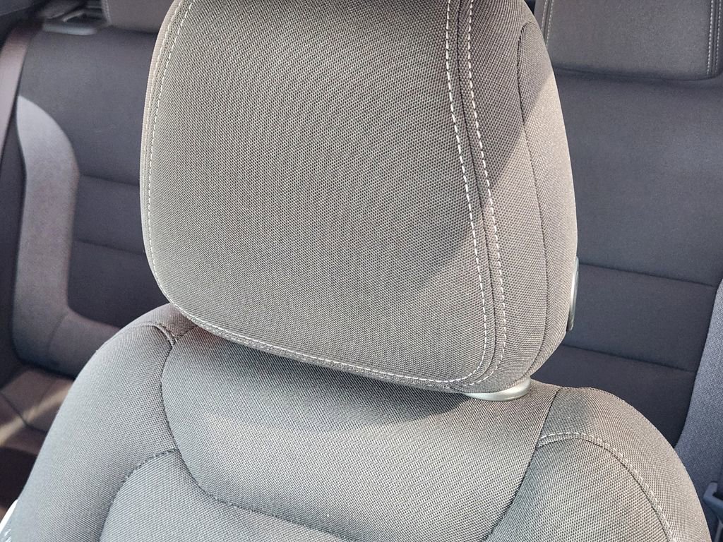 Used 2025 Chevrolet TrailBlazer ACTIV w/ Convenience Package image 16