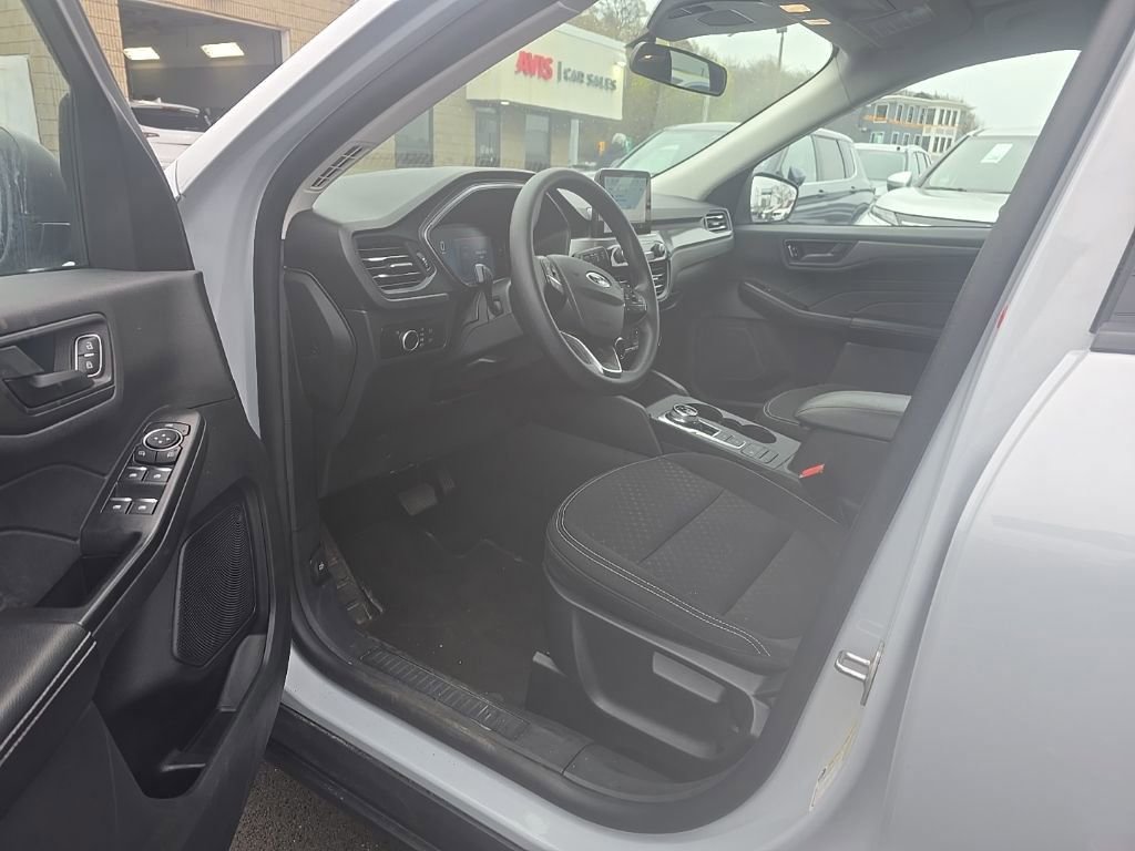 Used 2025 Ford Escape Active AWD/4WD image 6