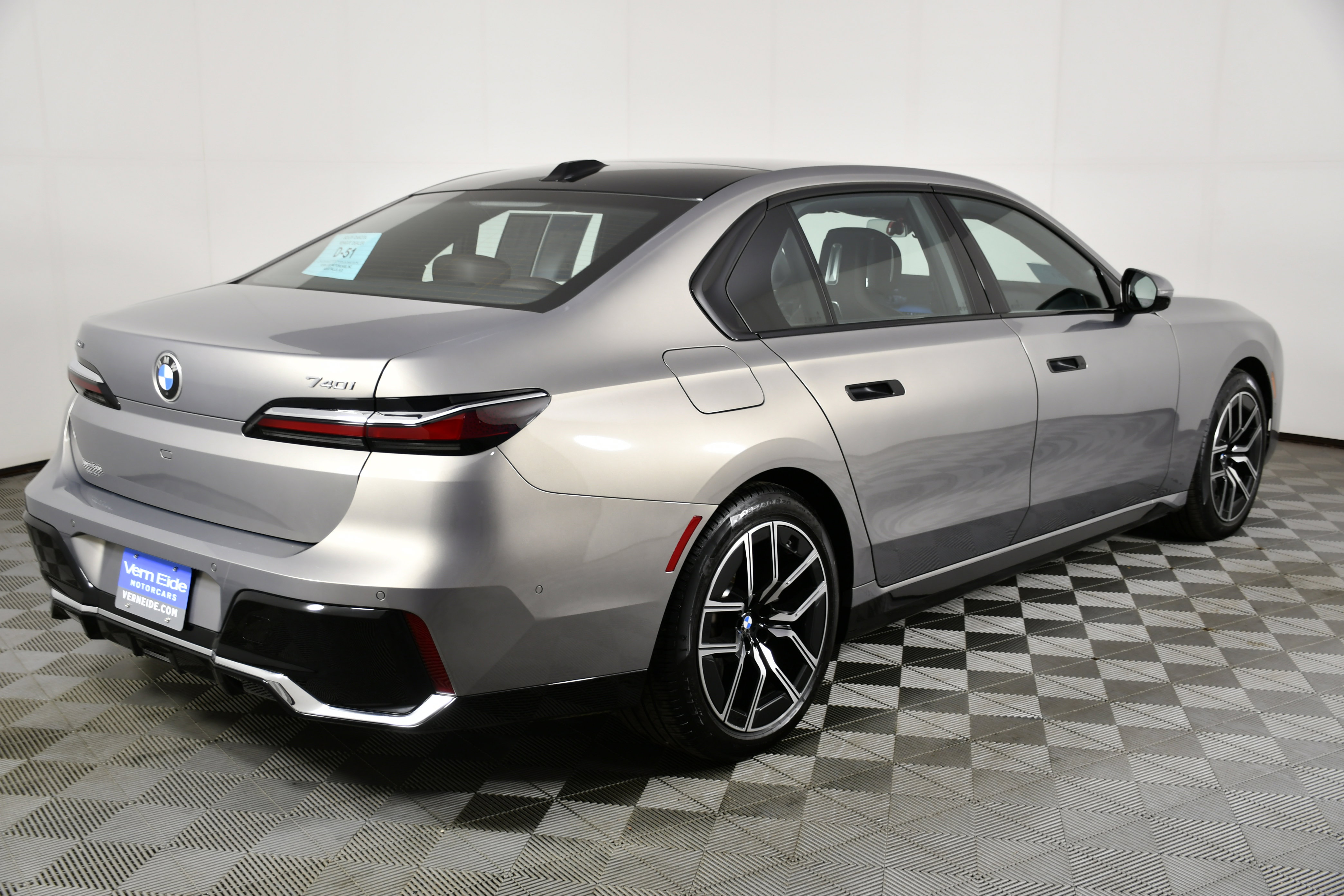 Used 2025 BMW 740i xDrive image 6