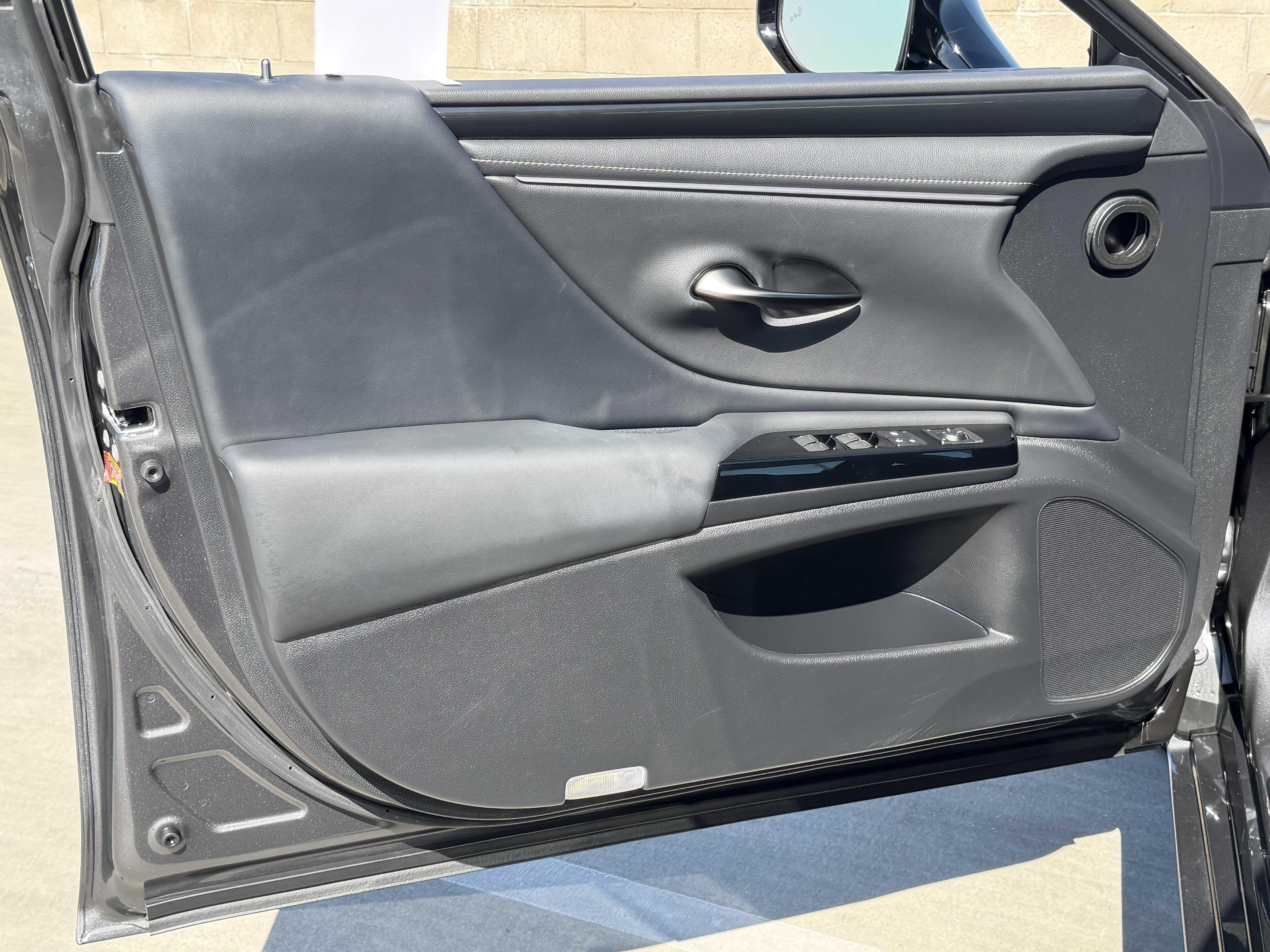 Certified 2025 Lexus ES 350 w/ Accessory Package (Z1) FWD image 17