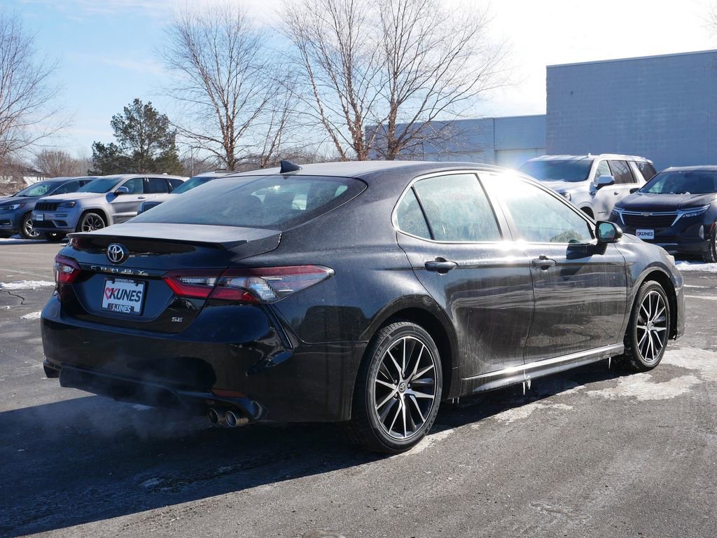 Used 2024 Toyota Camry SE image 7