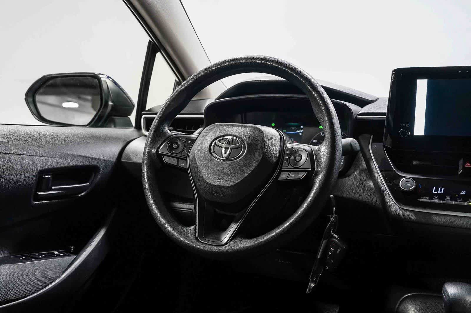 Certified 2025 Toyota Corolla LE FWD image 16