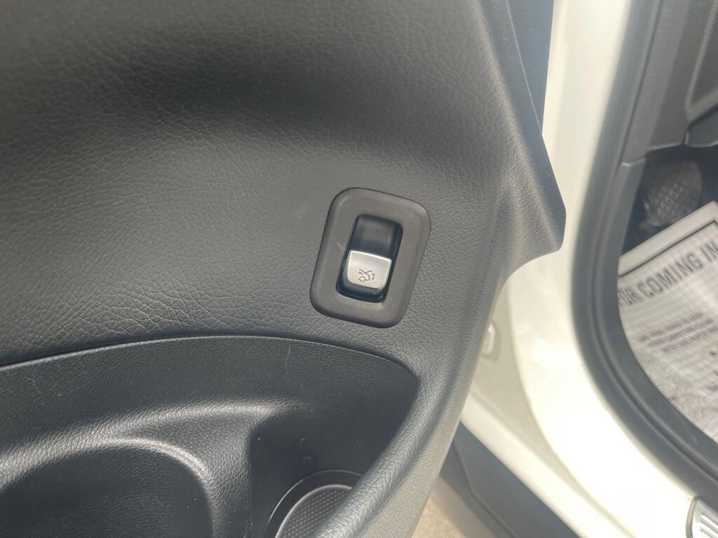 Used 2019 Mercedes-Benz GLC 300 4MATIC image 29