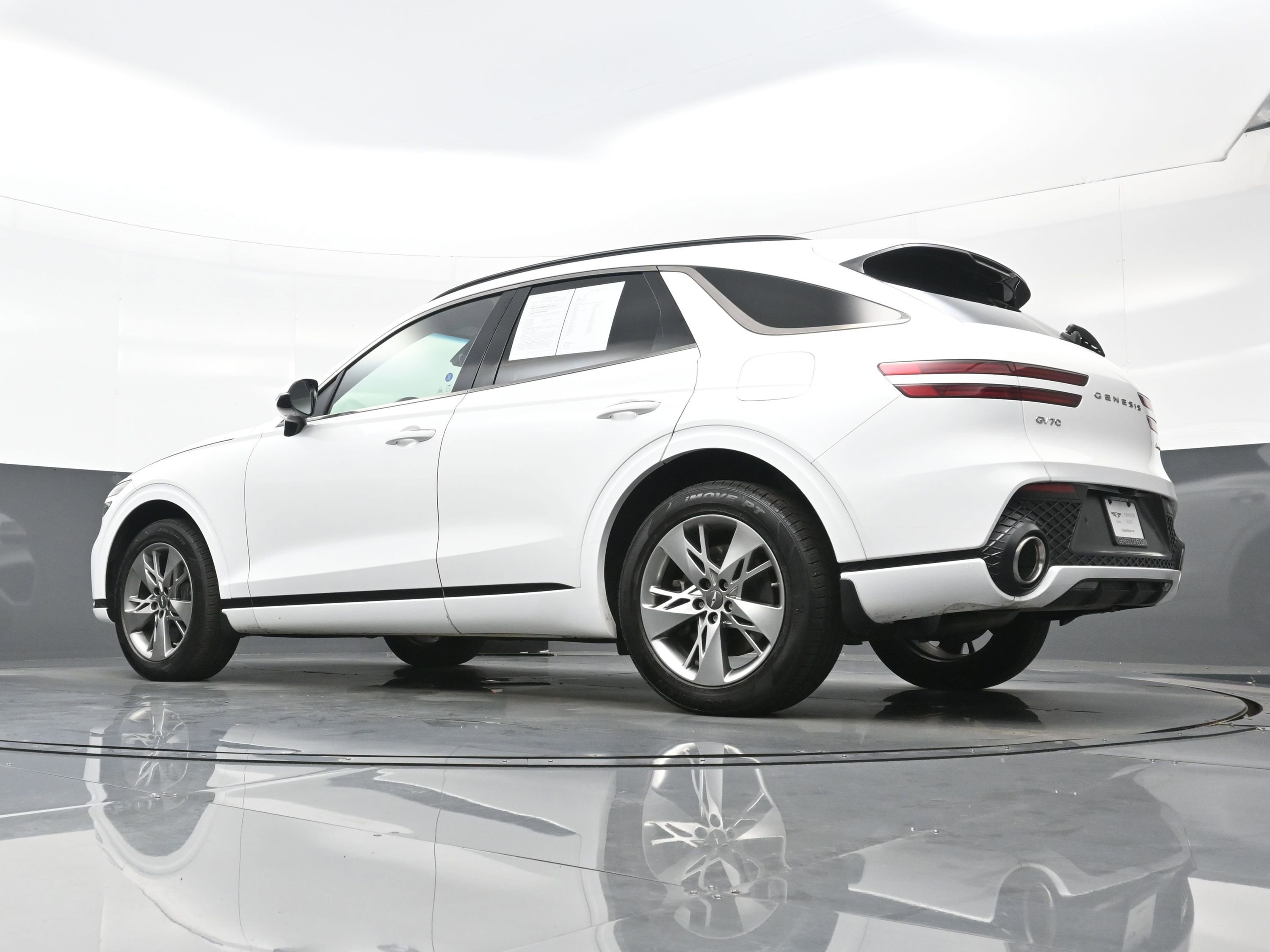 Certified 2022 Genesis GV70 3.5T Sport image 31