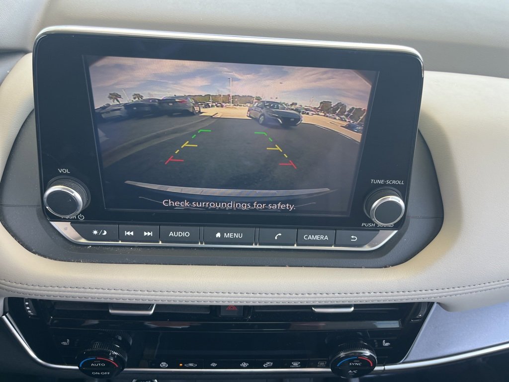 Used 2022 Nissan Rogue SV w/ SV Premium Package image 15