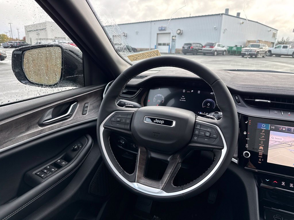 New 2027 Jeep Grand Cherokee L Limited AWD/4WD image 17