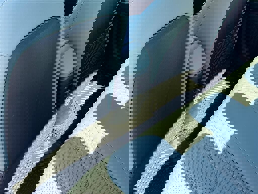 Used 2025 Hyundai Elantra Limited image 19