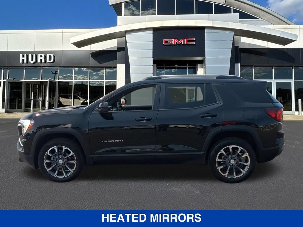 Used 2025 GMC Terrain Elevation w/ Elevation Premium Package AWD/4WD image 8