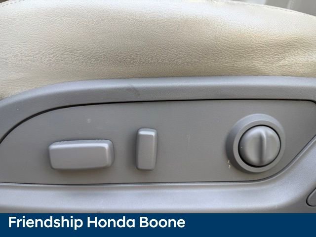 Used 2016 GMC Acadia SLT AWD/4WD image 19