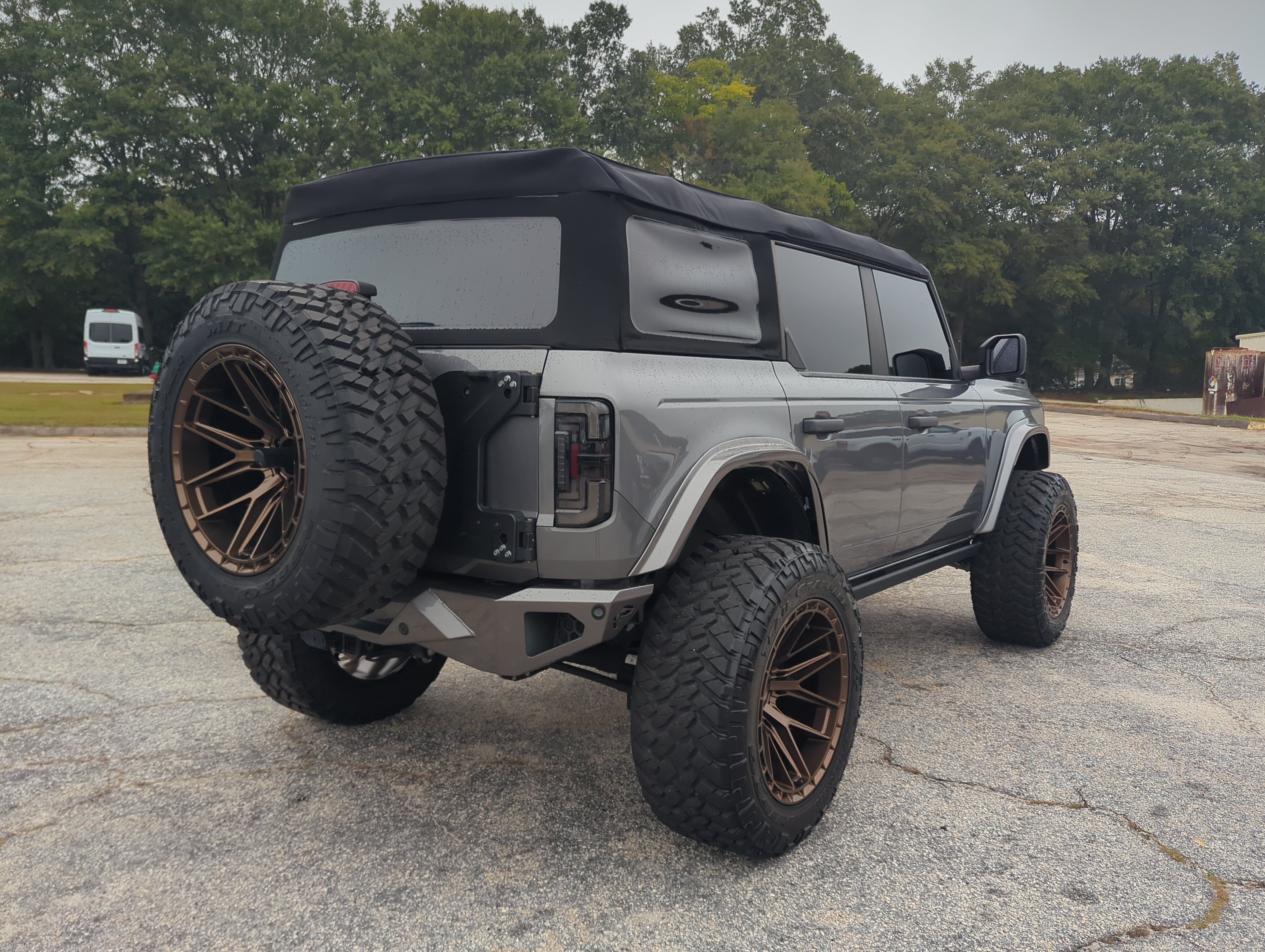 Used 2023 Ford Bronco Black Diamond w/ Sasquatch Package AWD/4WD image 3