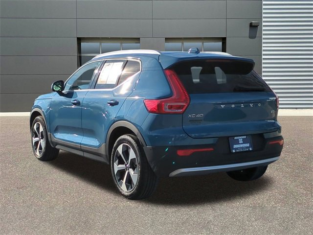 Used 2025 Volvo XC40 B5 Plus image 5