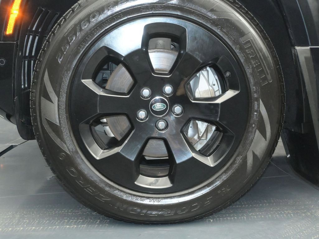 Used 2023 Land Rover Defender 110 X-Dynamic SE AWD/4WD image 12