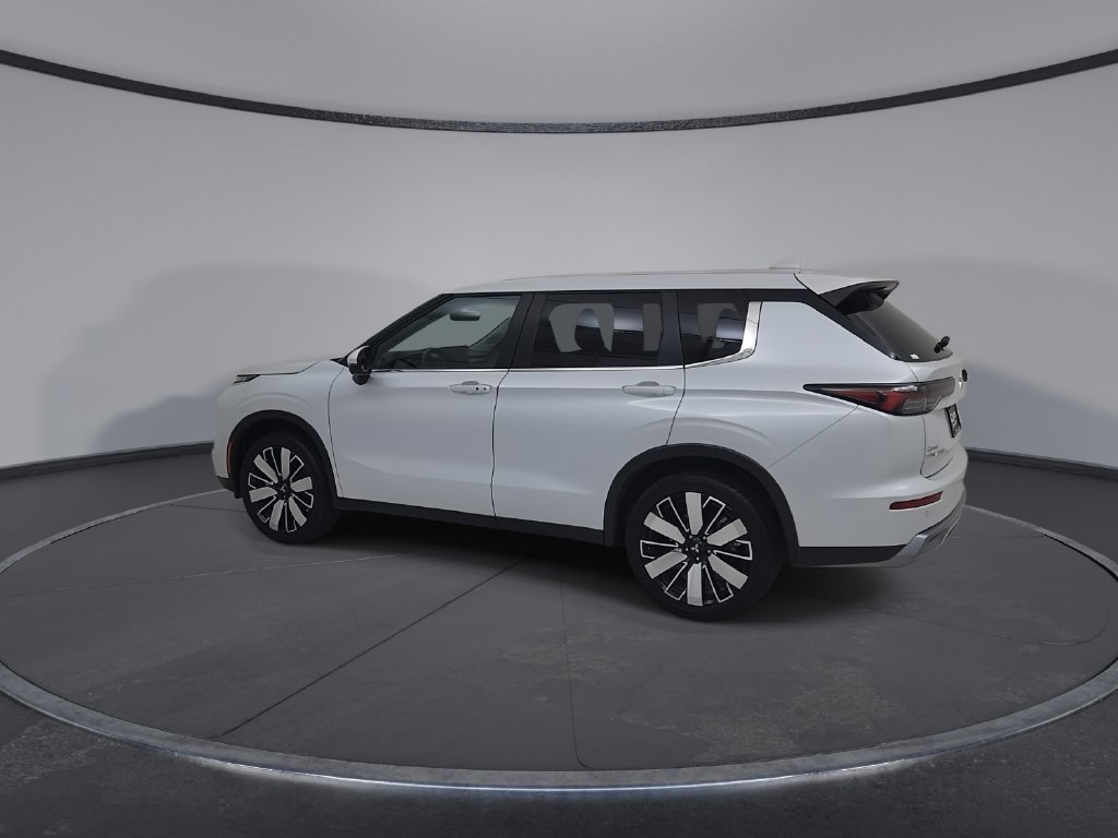 Used 2025 Mitsubishi Outlander SE AWD/4WD image 10