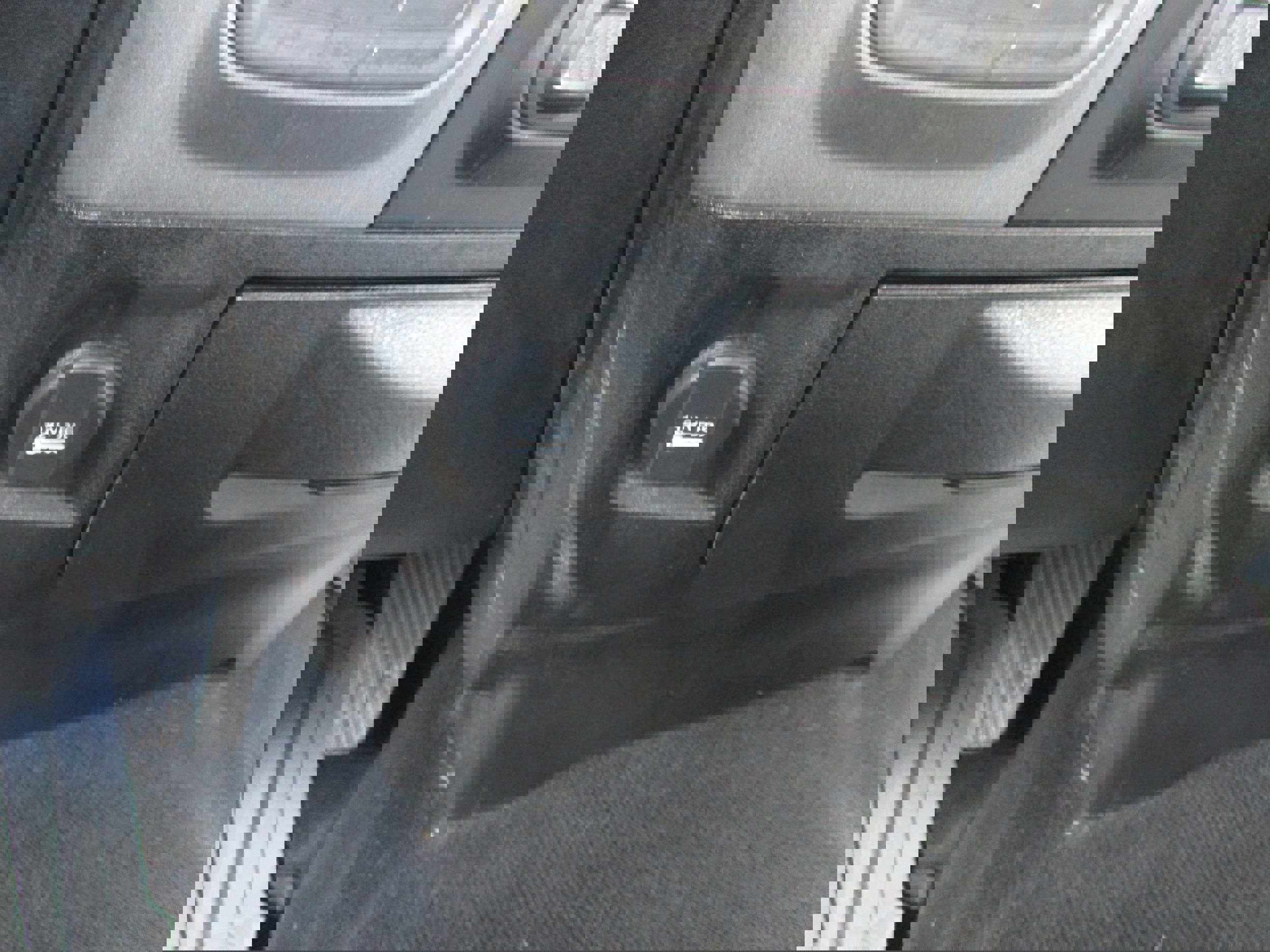 Used 2018 RAM 2500 Tradesman w/ Chrome Appearance Group image 15