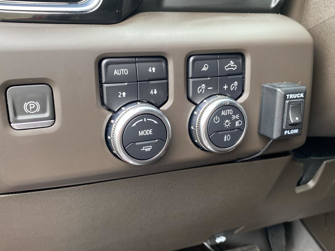 Used 2024 GMC Sierra 2500 Denali w/ Denali Reserve Package AWD/4WD image 23
