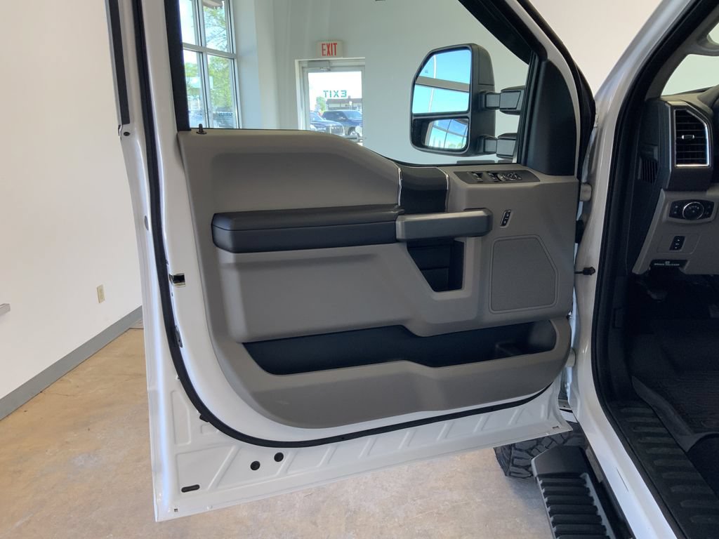 Used 2017 Ford F250 XLT w/ XLT Value Package AWD/4WD image 13