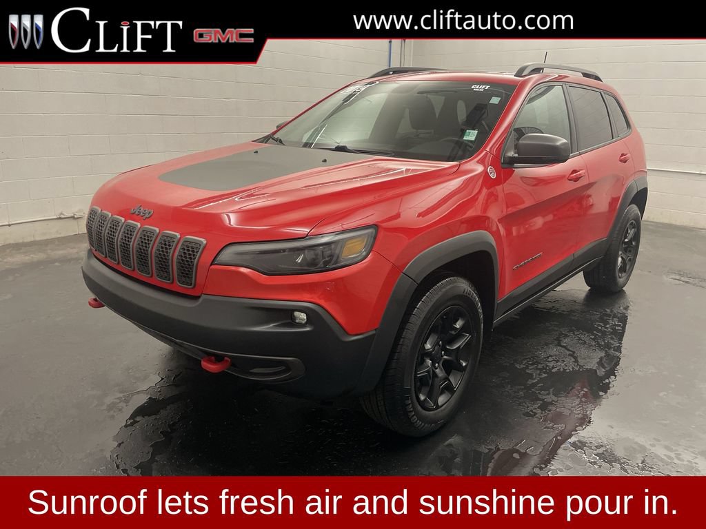 Used 2019 Jeep Cherokee Trailhawk w/ Comfort & Convenience Group AWD/4WD image 1