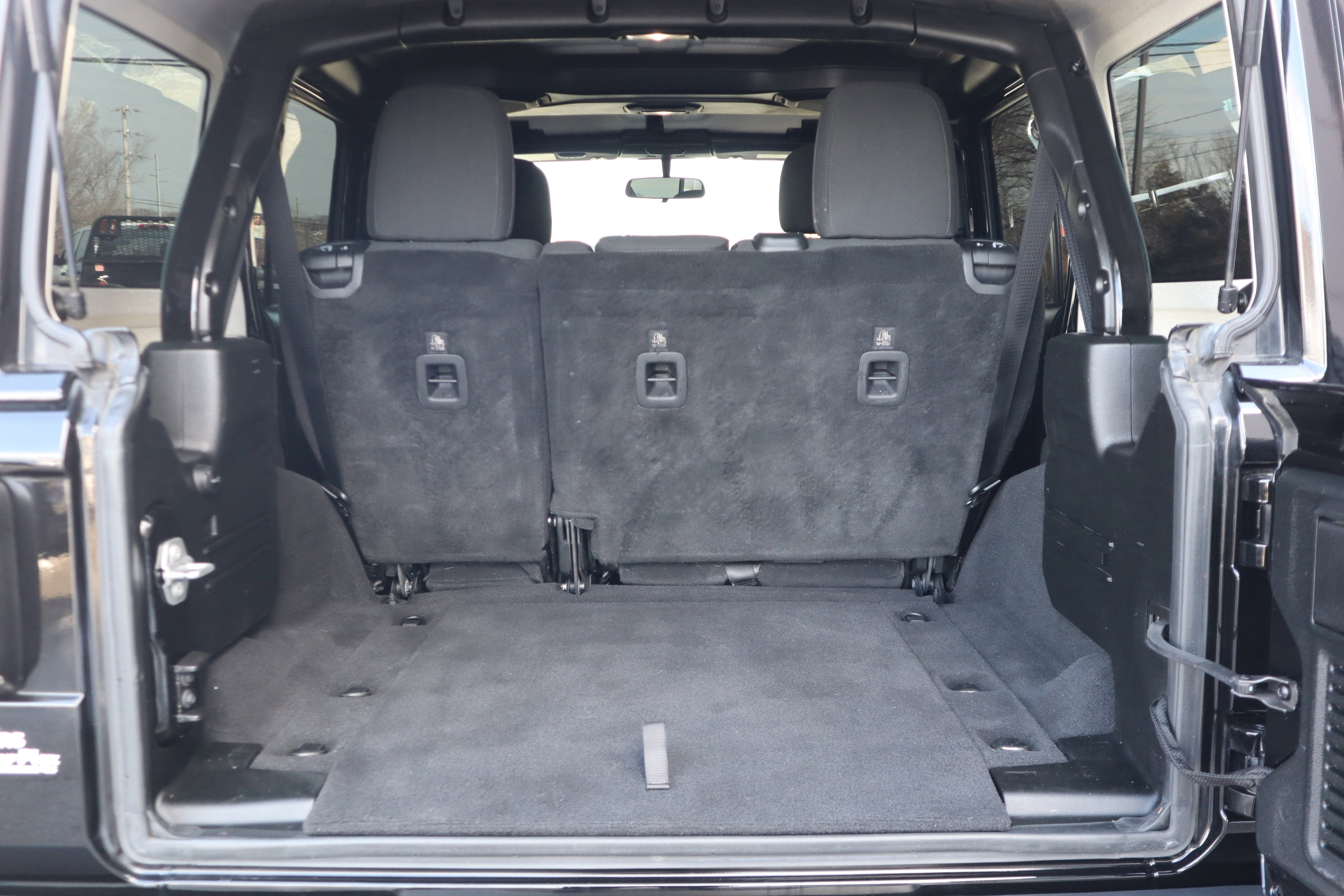 Used 2018 Jeep Wrangler Unlimited Rubicon image 30