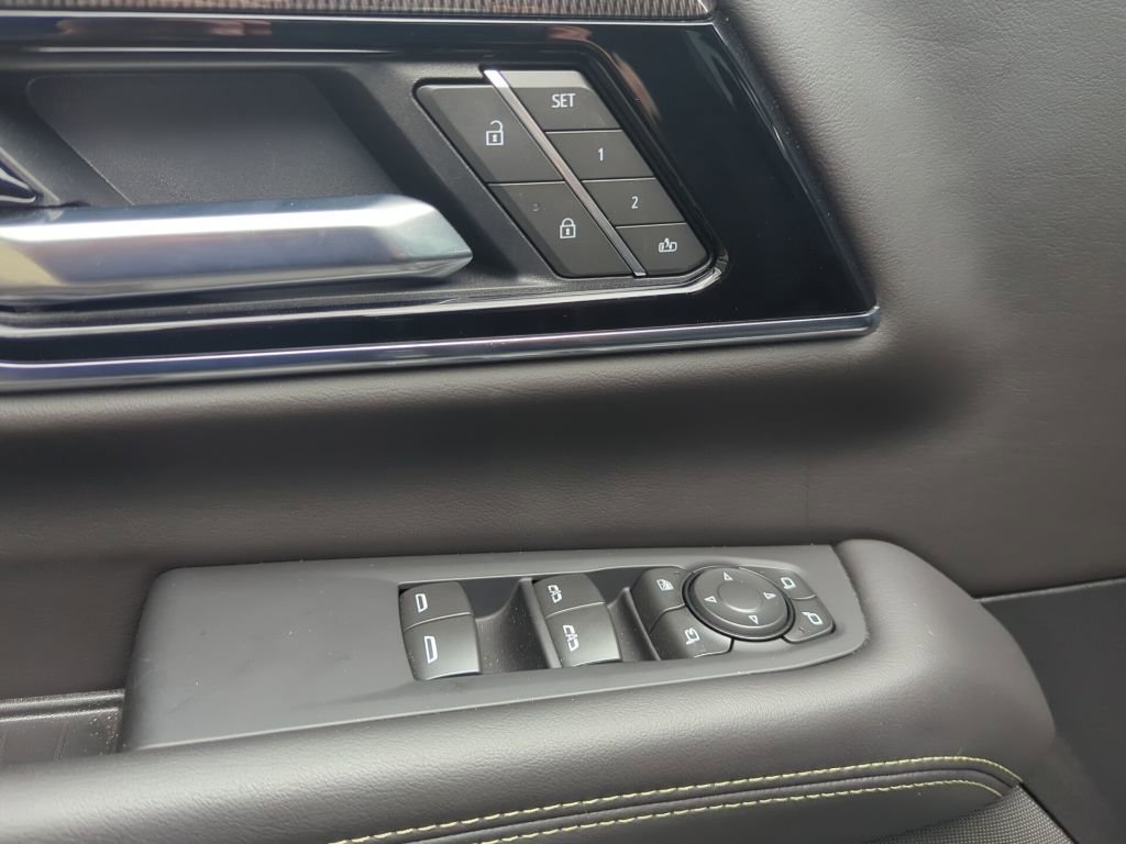 Used 2025 GMC Yukon Elevation w/ LPO, Elevation Black Package image 22