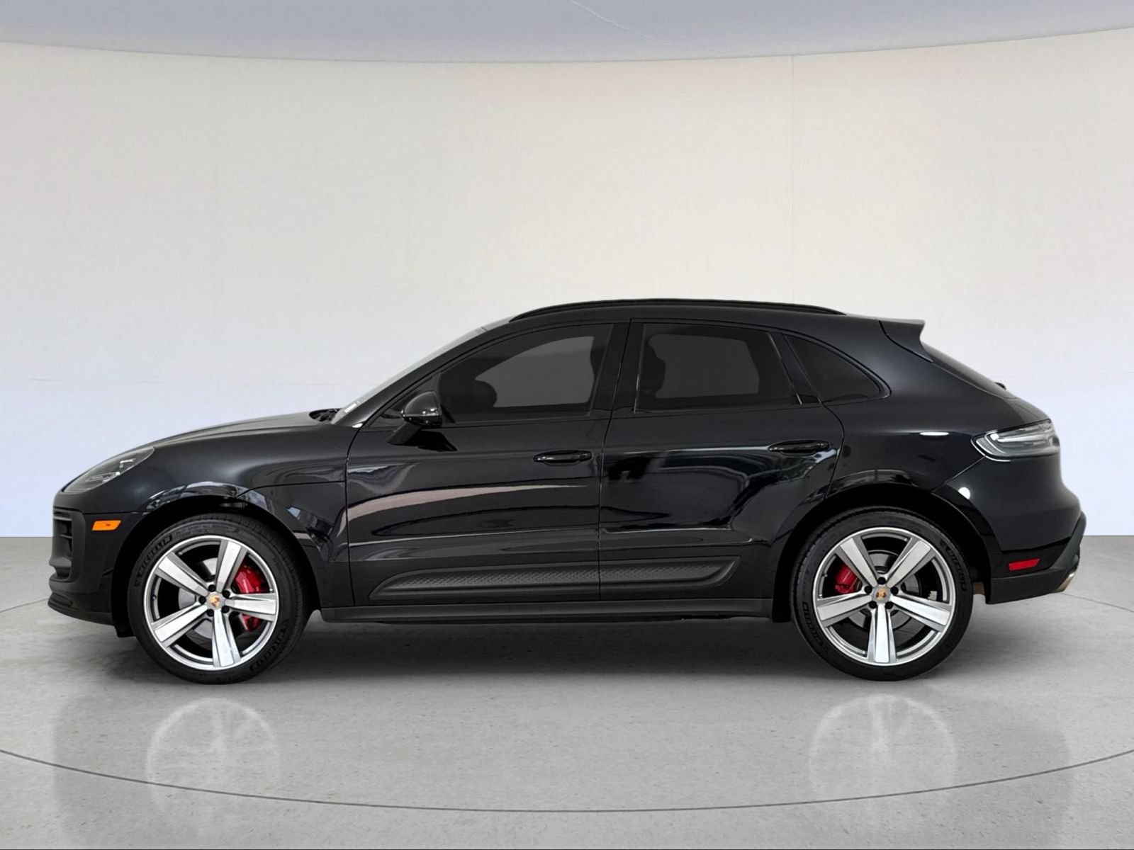 Certified 2024 Porsche Macan S AWD/4WD image 2