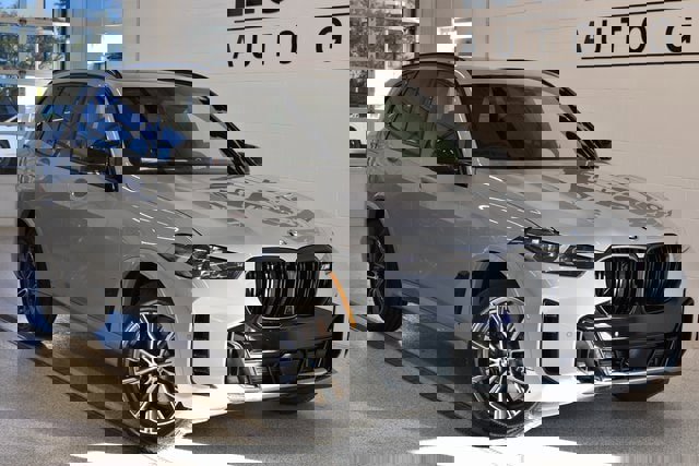 New 2026 BMW X5 M60i w/ Climate Comfort Package