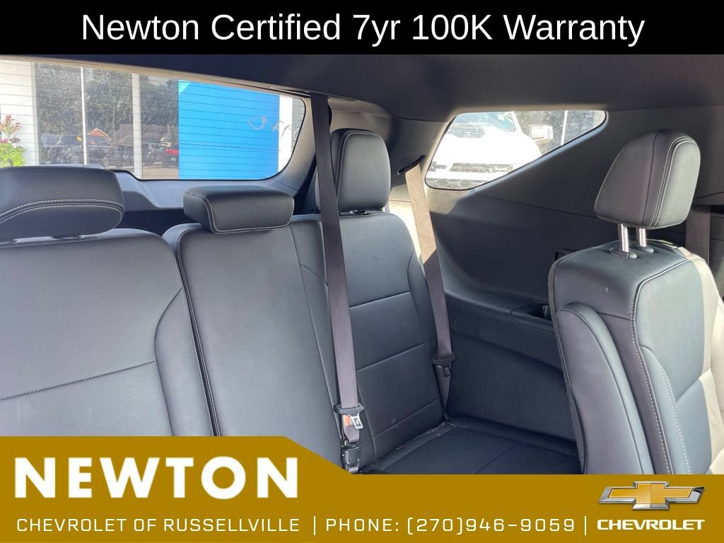Used 2025 Chevrolet Traverse LT FWD image 10