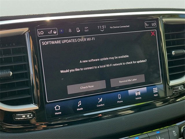 Used 2024 Chrysler Pacifica Touring-L image 23