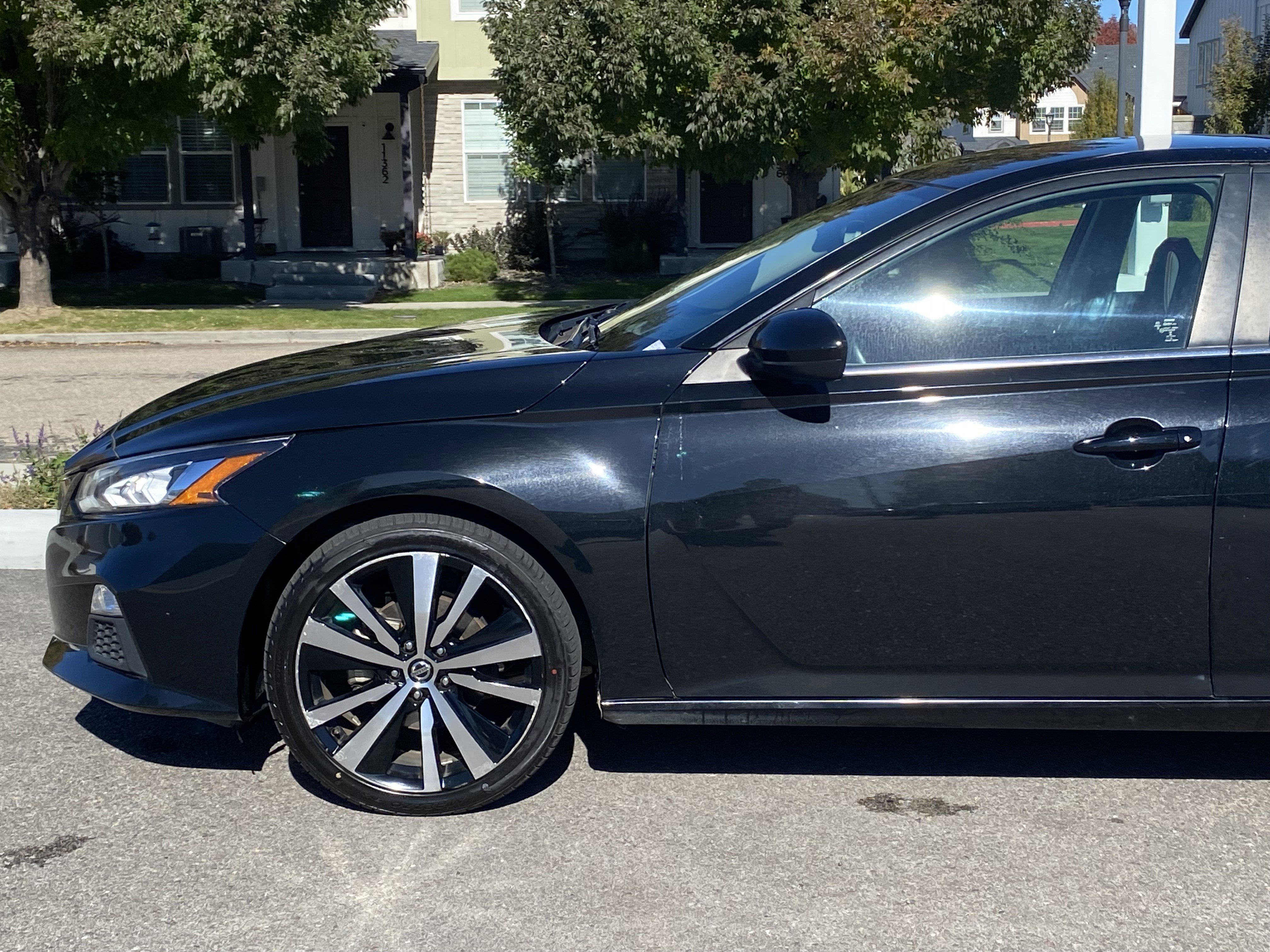 Used 2021 Nissan Altima 2.5 SR image 2