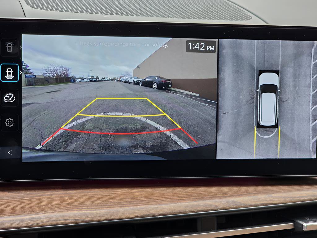 Used 2024 Hyundai Santa Fe Limited image 32