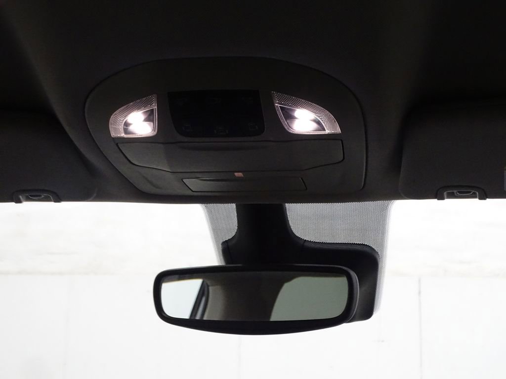 Used 2023 Chrysler Pacifica Touring-L image 29