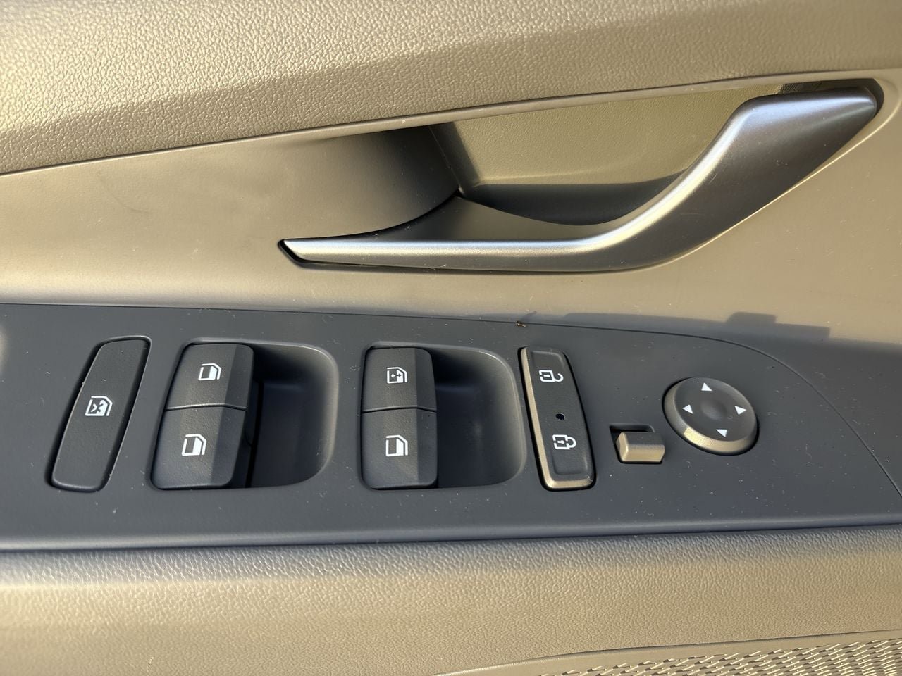 Used 2023 Hyundai Elantra SEL FWD image 12
