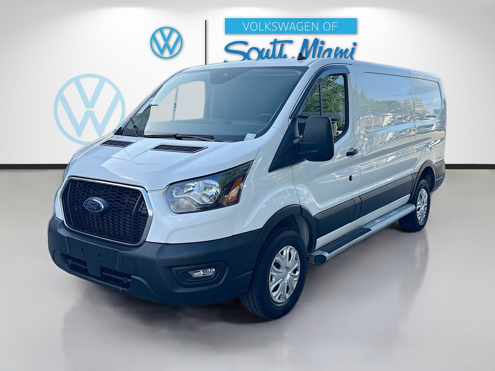 Used 2023 Ford Transit 250 Low Roof w/ Exterior Upgrade Package image 3