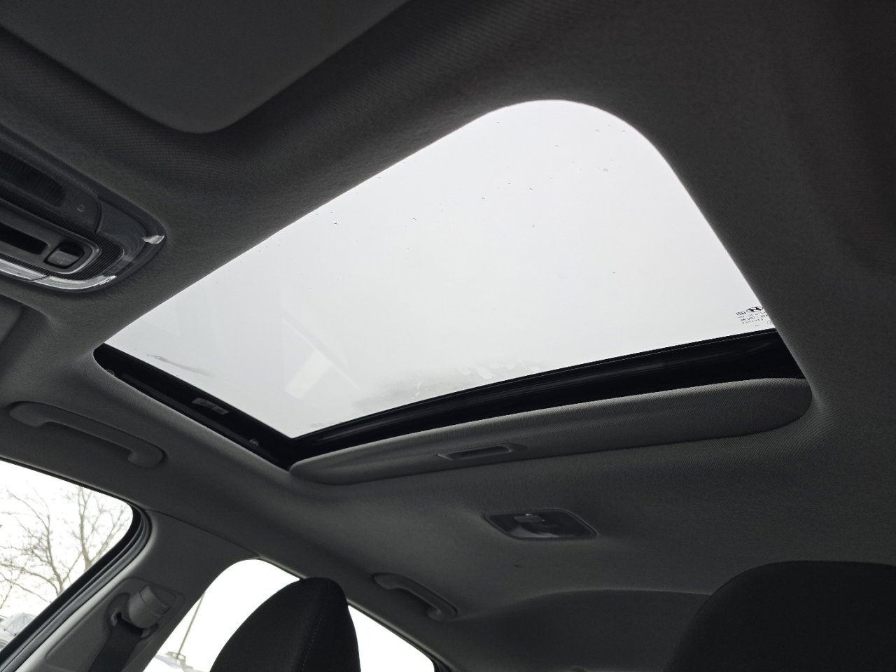 Used 2025 Hyundai Elantra SEL image 3