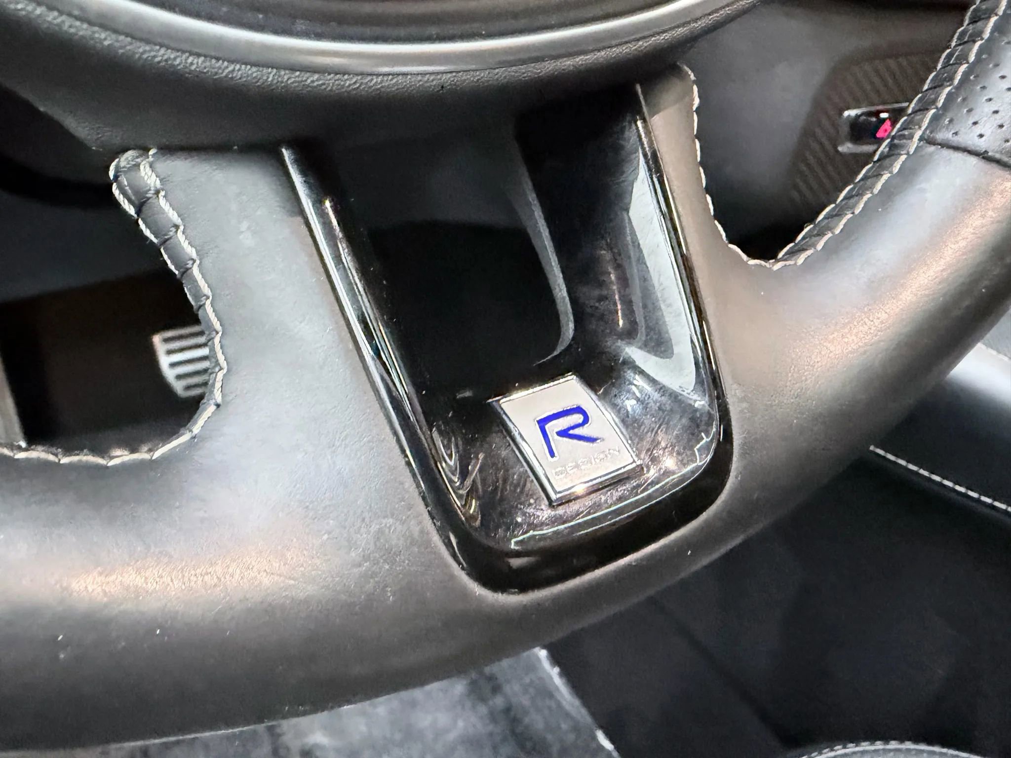 Used 2019 Volvo XC90 T5 R-Design w/ Advanced Package image 22