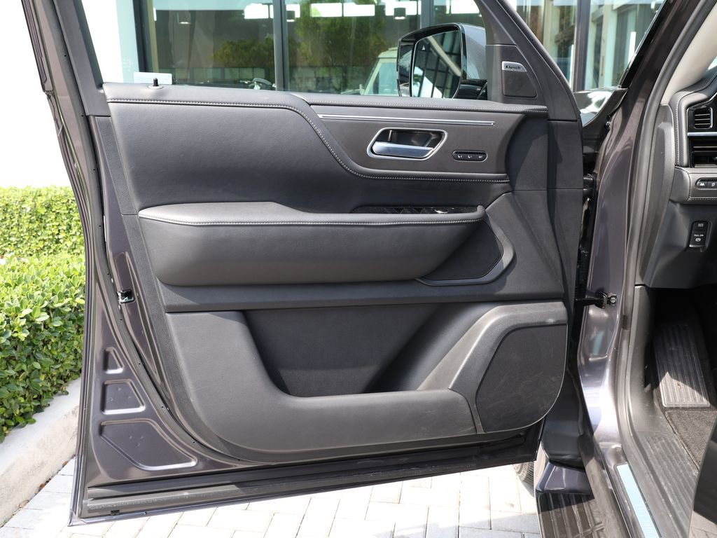 Certified 2025 INFINITI QX80 Pure image 12