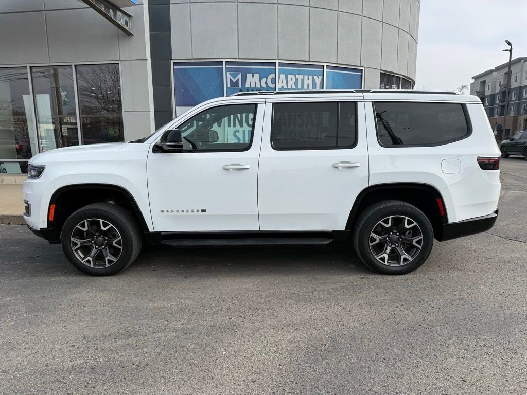 Used 2023 Jeep Wagoneer Series III w/ Preferred Equipment Group image 2