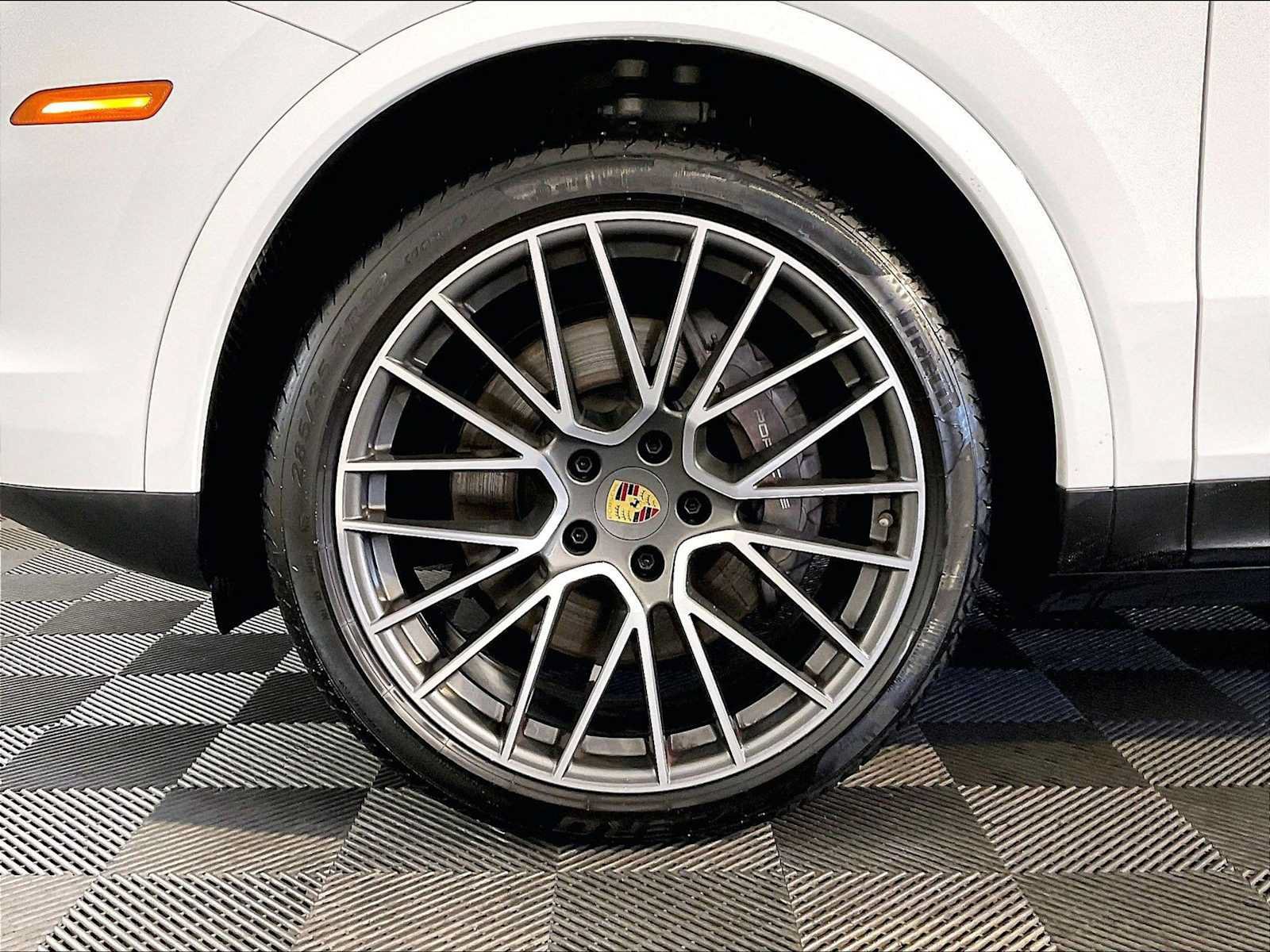 Certified 2023 Porsche Cayenne Coupe AWD/4WD image 11