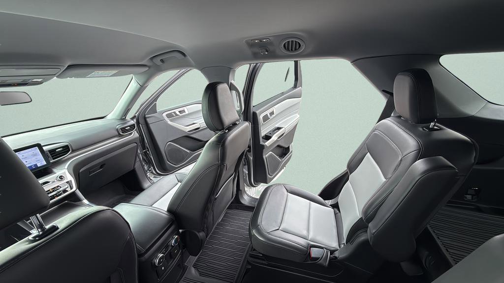 Used 2022 Ford Explorer XLT w/ Equipment Group 202A image 36