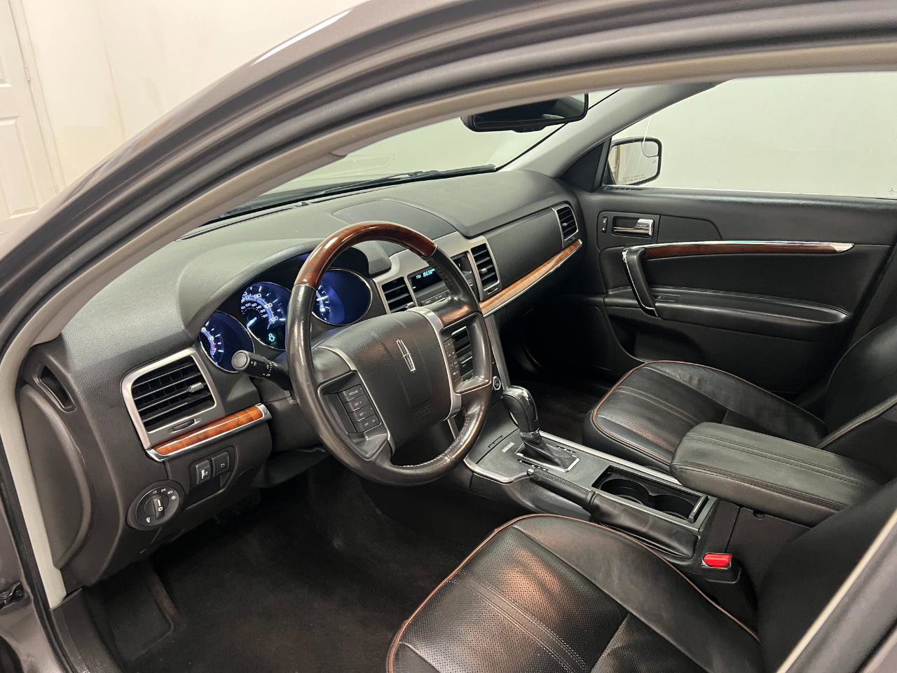 Used 2012 Lincoln MKZ FWD image 26