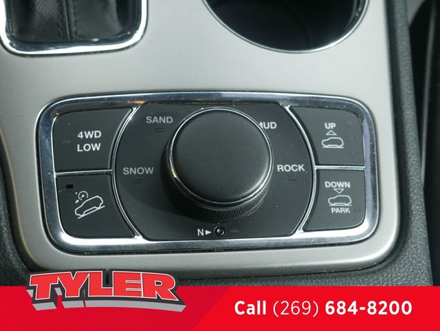 Used 2017 Jeep Grand Cherokee Summit w/ Platinum Series Group AWD/4WD image 32