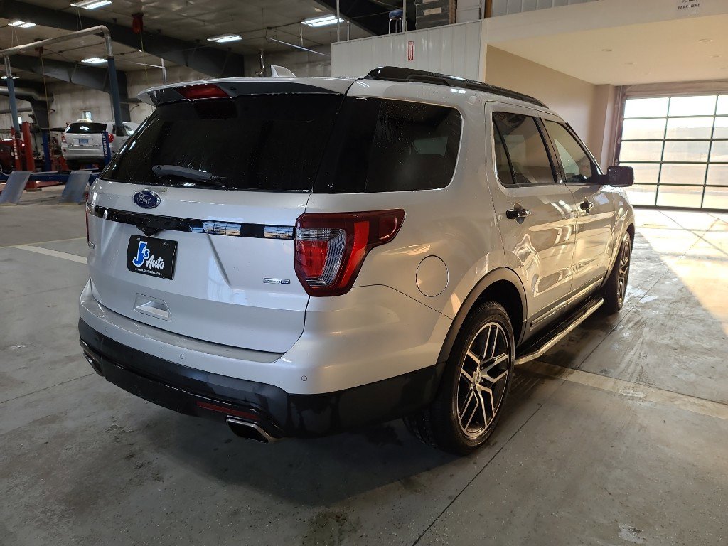 Used 2016 Ford Explorer Sport w/ Equipment Group 401A AWD/4WD image 6