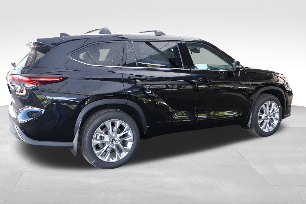 New 2026 Toyota Highlander Limited AWD/4WD image 17