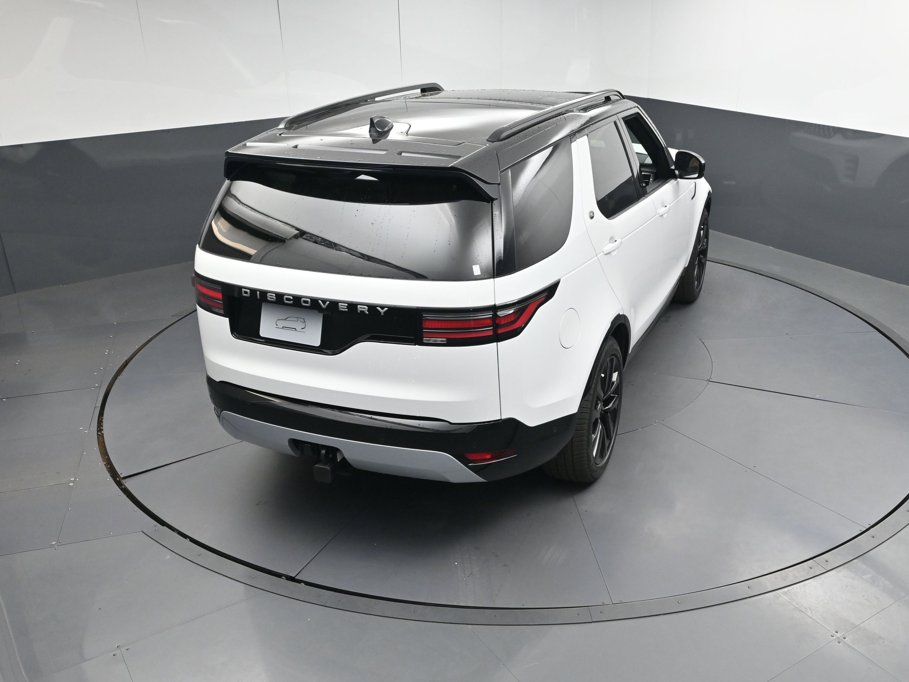 New 2026 Land Rover Discovery Limited Edition image 35